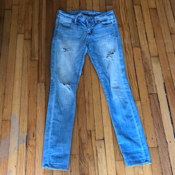 American Eagle light wash distressed jeans - Picture 1 of 4